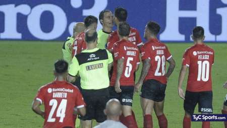 Independiente presentó un reclamo ante la AFA y la Liga para que anulen el penal con el que Racing ganó el clásico