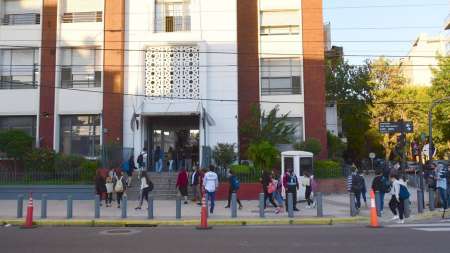 Abrieron las escuelas en la Ciudad de Buenos Aires y hay protestas en colegios bonaerenses