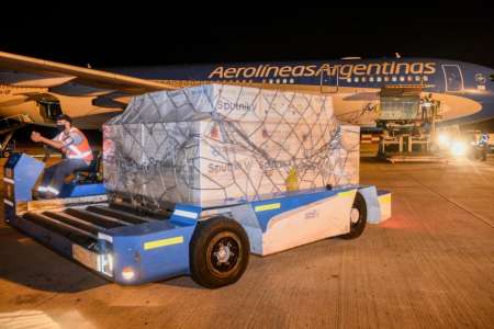 Con la llegada del nuevo vuelo, la Argentina suma casi 9 millones de dosis de vacunas