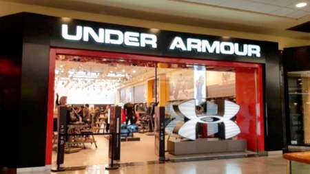 Sigue el éxodo: otra conocida marca de ropa deportiva se va de la Argentina