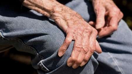 Imputaron a una jubilada por quedarse con $380 mil de otro anciano