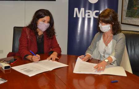 La Municipalidad y Banco Macro renovaron el convenio para el mantenimiento de la plaza 9 de Julio