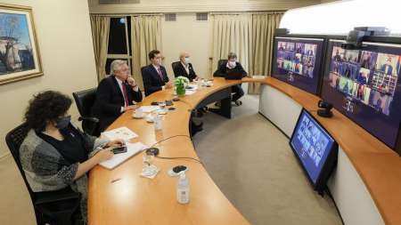 Alberto Fernández confirmó que habrá restricciones más duras y les pidió a los gobernadores apoyo para limitar la circulación