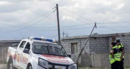 Quiso enchufar la computadora y murió electrocutado