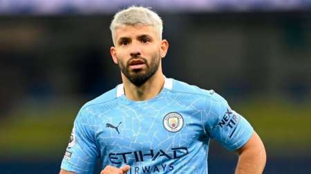 La ocurrente frase en español del Kun Agüero cuando le entregó la camioneta al ganador del sorteo que realizó entre los empleados del City