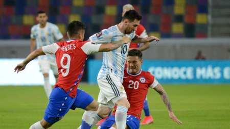 Argentina y Chile abren el Grupo A de la Copa América en una nueva edición del clásico andino: hora, TV y formaciones