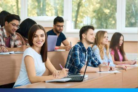 A mismo género, edad y provincia, ¿cuáles son las 20 carreras que mejor y peor pagan en la Argentina?