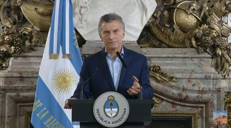 Mauricio Macri: "La pobreza no se resuelve con planes sociales"