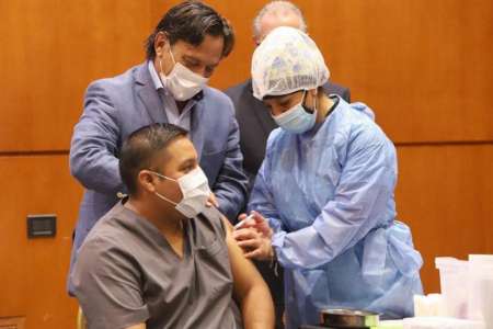 Matías Guaymás: “Hay que salir a buscar a la gente para vacunarla, no hay otra alternativa”