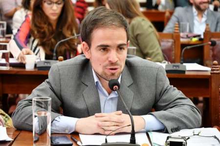 Santiago Alurralde: “La clase política debe pensar por qué gastan millones en cartelería y no en otras cosas”