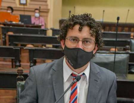 Carlos Rosso: “Los docentes no plantean solo lo salarial, hay cosas que el gobierno debe hacerse cargo”