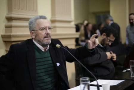 Claudio Del Plá: “Nadie va a parar el impulso de la gente de realizar una actividad para sobrevivir”