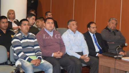 PENITENCIARIOS IMPUTADOS. Cardozo, Franco, Gutiérrez, Ávalos y Velázquez (de izquierda a derecha). La Gaceta