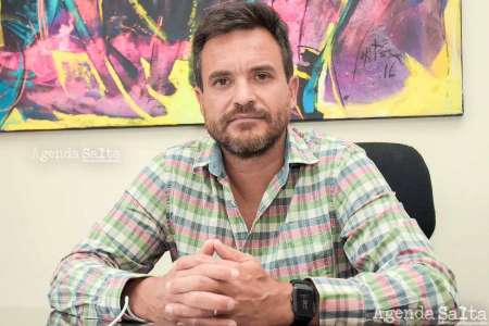 Artistas de todo el país declararon persona no grata a Federico Posadas