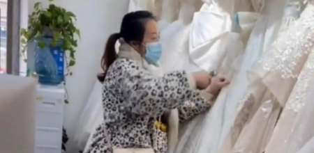 Se enojó porque no le devolvieron su plata y como venganza terminó destruyendo 32 vestidos de novias