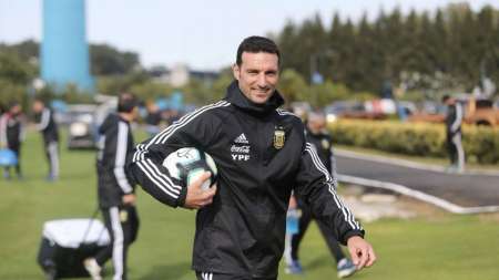 Scaloni presentó la lista de jugadores para los partidos de Eliminatorias