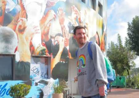 Messi llegó al país para sumarse a la Selección Argentina