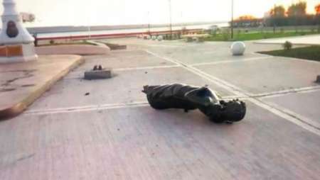 Vandalizaron la estatua de Cristina Fernández en Río Gallegos