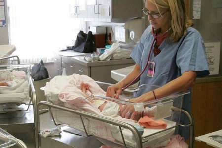 La tasa de natalidad en Argentina cayó al nivel más bajo de la historia