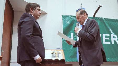 Daniel Hoyos asumió como rector de la UNSa