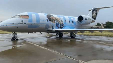 Tango D10s: el avión en homenaje a Diego Maradona que irá a Qatar