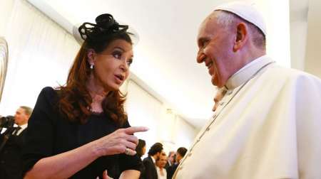 El Papa Francisco se comunicó con la vicepresidenta para solidarizarse