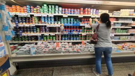 El jueves los supermercados minoristas atenderán hasta las 14 y los mayoristas no abrirán