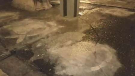 Polémica por los pañuelos: un grupo de jóvenes intentó borrarlos anoche