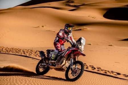 Los hermanos Benavides se mantienen en el podio del Rally de Marruecos