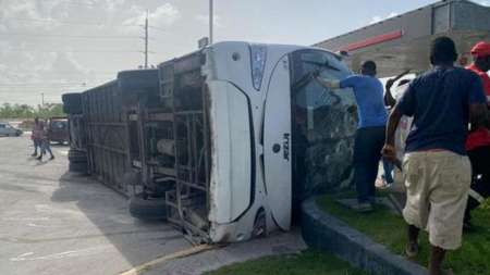 Ya son 3 los turistas argentinos fallecidos en el colectivo que volcó en Punta Cana