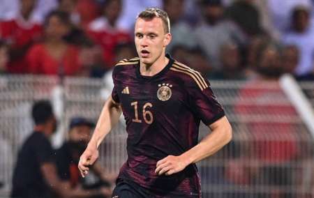 Preocupación en Alemania: uno de sus defensores abandonó el partido por una lesión