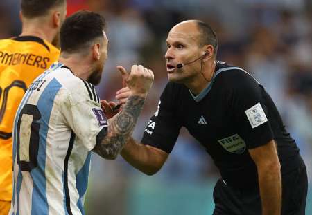 La FIFA decidió que Antonio Matheu Lahoz no siga arbitrando en el Mundial 2022