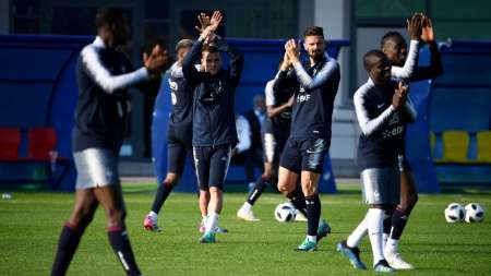 Alarma en Francia: dos titulares se entrenaron separados por cuadros gripales