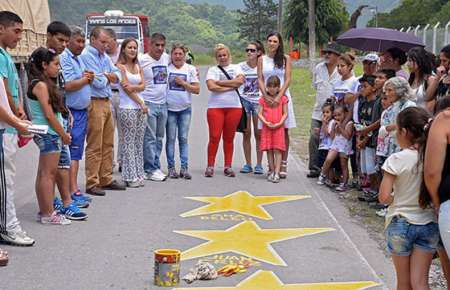 Estrellas amarillas, un símbolo que se abrió camino sin invadir monumentos