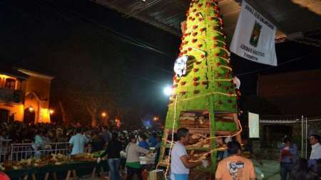 El Carril hizo el pan de Navidad más grande del mundo