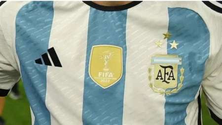 Hoy comienza la venta de la camiseta de Argentina con las 3 estrellas