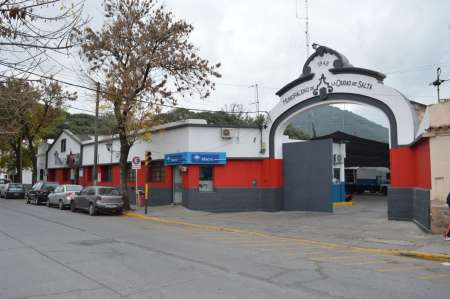 Detuvieron a dos inspectores de tránsito tras un allanamiento en el canchón de Avenida Artigas