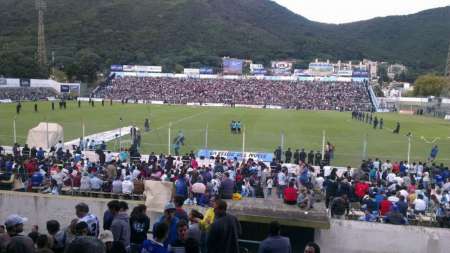 Juventud le ganó a Gimnasia con la camiseta y por Balvorín
