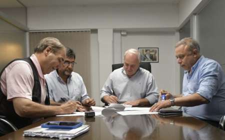 El Gobierno acordó con los docentes un aumento salarial de 35,5% hasta abril