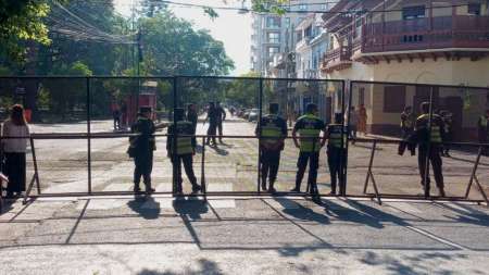 La Legislatura amaneció vallada y hay caos en el centro