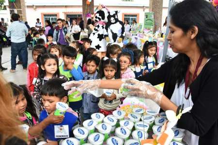 La Copa de Leche se distribuye en 185 escuelas de Salta Capital