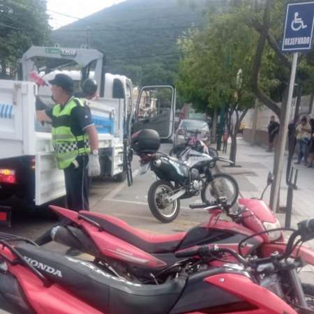 Intensifican operativos para evitar el estacionamiento de motos en lugares no permitidos