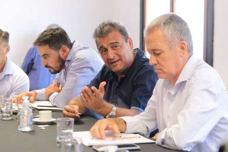 El ministro de Salud presentó el Plan Federal de Salud del Gobierno provincial