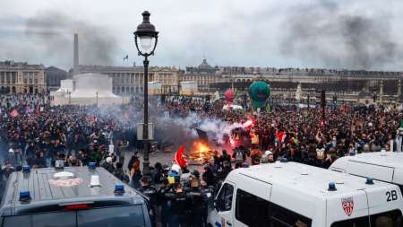 Más de 200 detenidos por las protestas en París