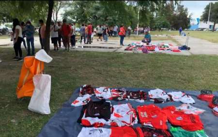 Furor por River en Salta: largas filas para comprar y retirar entradas