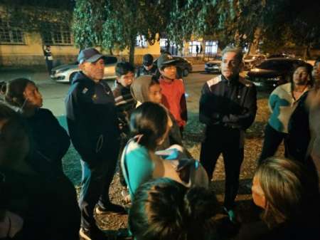 Miembros de una comunidad originaria vinieron a la capital salteña a pedir ayuda al Gobierno