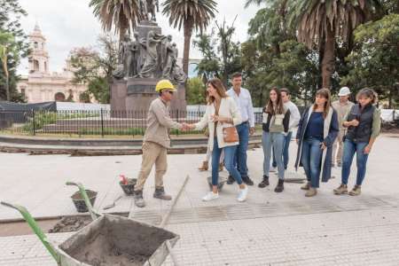 Avanzan las obras para la remodelación de la Plaza 9 de Julio