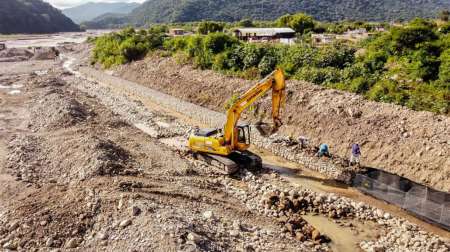 Se llevan adelante obras de encauzamiento del Río Vaqueros