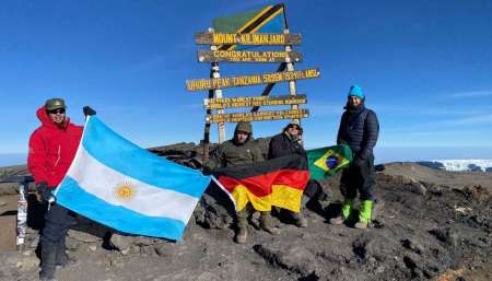 Un gendarme salteño llegó a la cima del Kilimanjaro
