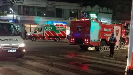 Trágico derrumbe en Buenos Aires: 2 fallecidos, 21 heridos y 3 personas desaparecidas